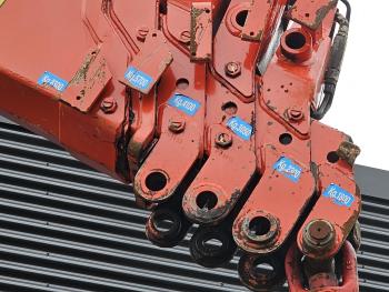 CF 85.330 ATI / 40 t/m CRANE / KRAN / 8.500 km!